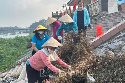 Hội Phụ nữ thành phố Phủ Lý tích cực làm sạch môi trường