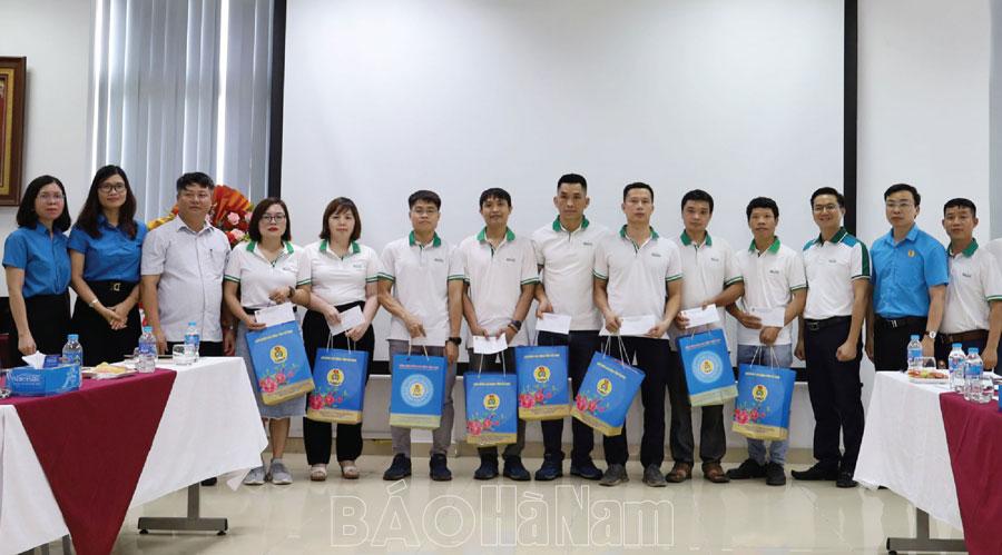 Công đoàn các khu công nghiệp tỉnh đồng hành cùng người lao động