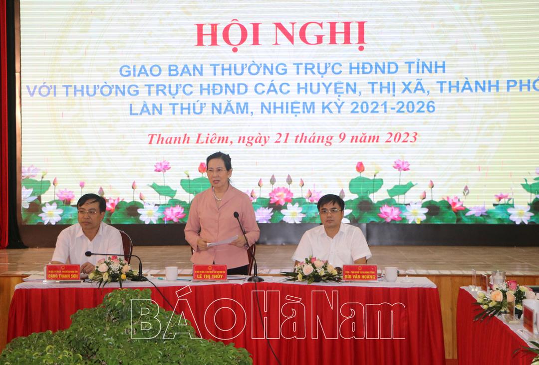 Giao ban Thường trực HĐND tỉnh với thường trực HĐND các huyện, thị xã, thành phố