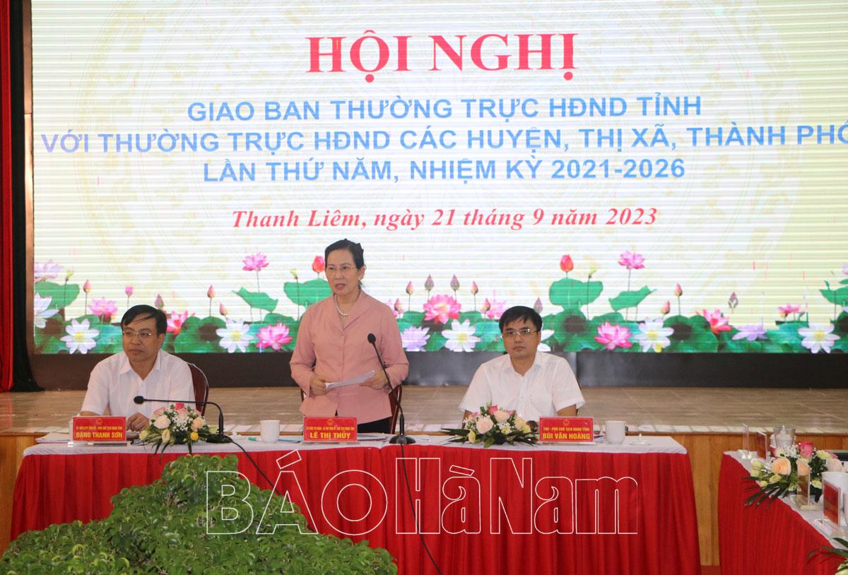 Giao ban Thường trực HĐND tỉnh với thường trực HĐND các huyện, thị xã, thành phố