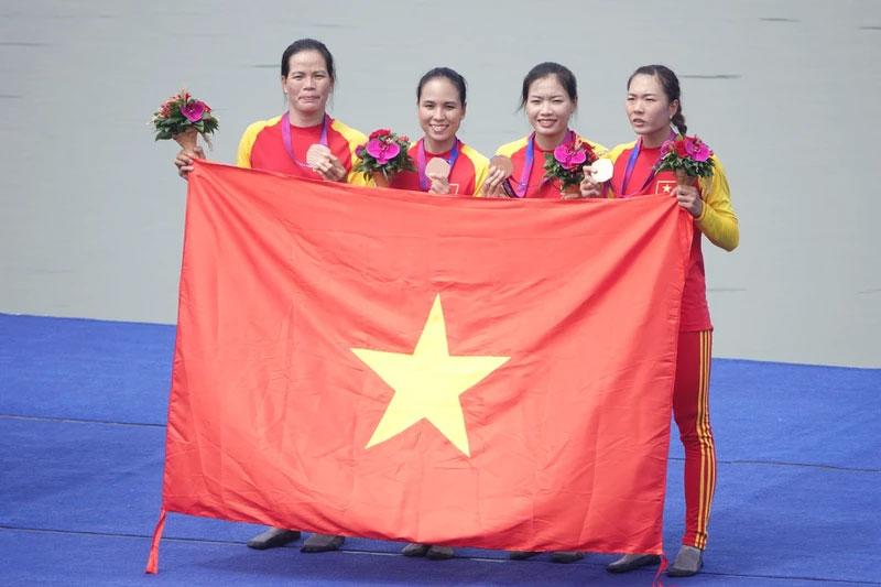 Đua thuyền mang về tấm huy chương đầu tiên