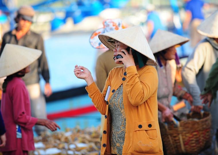 Tắt sóng 2G: Chặn nguồn điện thoại lậu và đưa người dân lên môi trường số