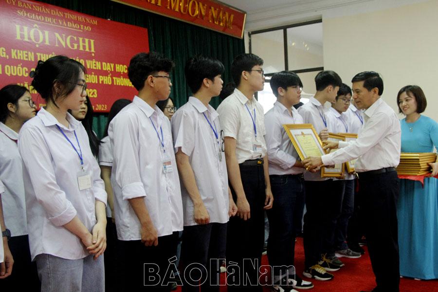 Hội Khuyến học tỉnh Hà Nam, lá cờ đầu trong phong trào khuyến học, khuyến tài Việt Nam