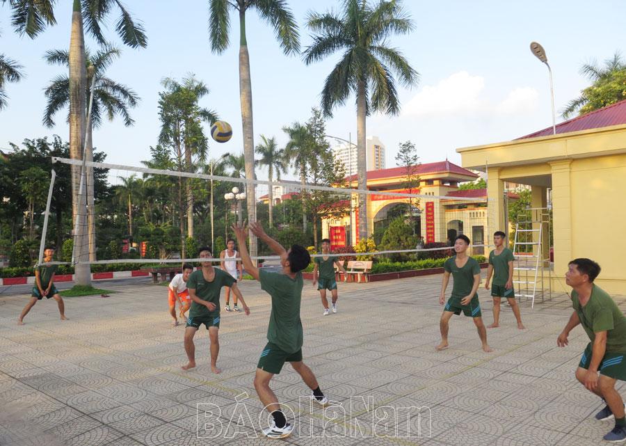 Sôi động, thiết thực nội dung “giờ thứ 8” ở các đơn vị quân đội