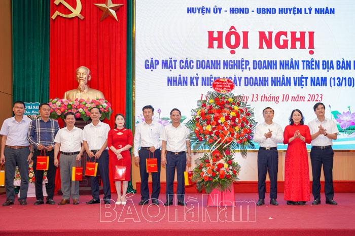 Huyện Lý Nhân gặp mặt các doanh nghiệp nhân ngày doanh nhân Việt Nam
