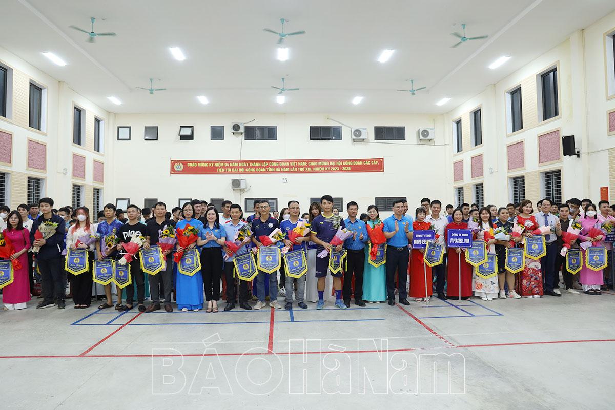 Khai mạc Giải bóng đá công nhân lao động trong các KCN tỉnh Hà Nam lần thứ XI năm 2023