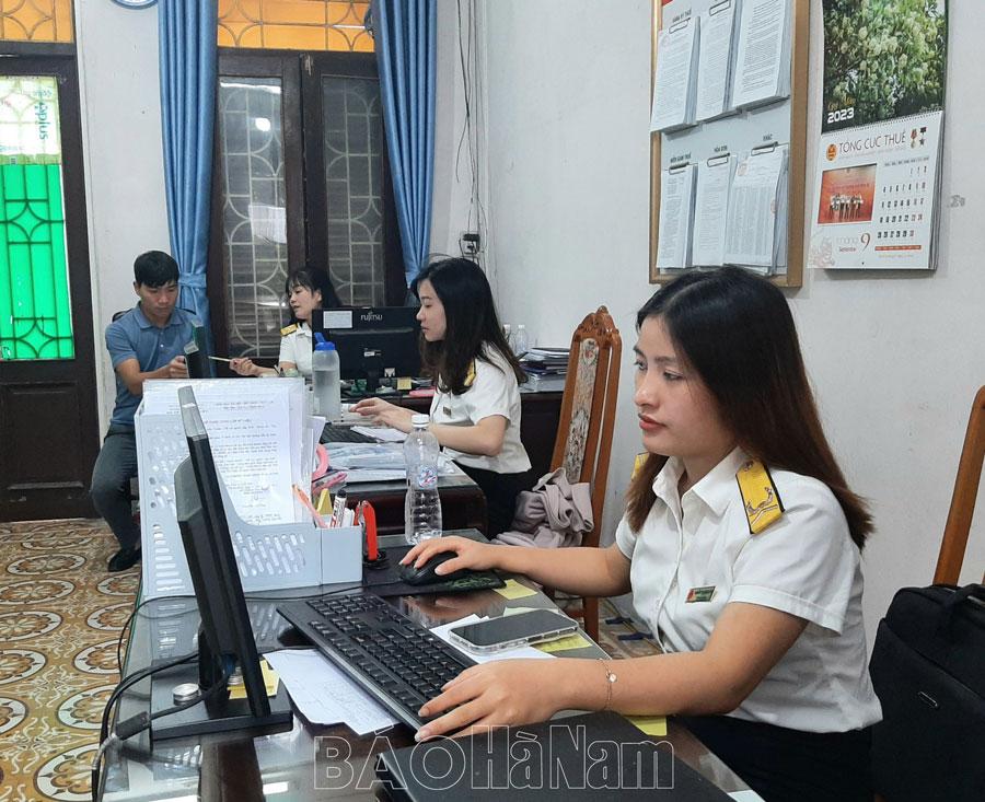 Nhiều chính sách miễn giảm, gia hạn thuế hỗ trợ doanh nghiệp phục hồi sản xuất, kinh doanh