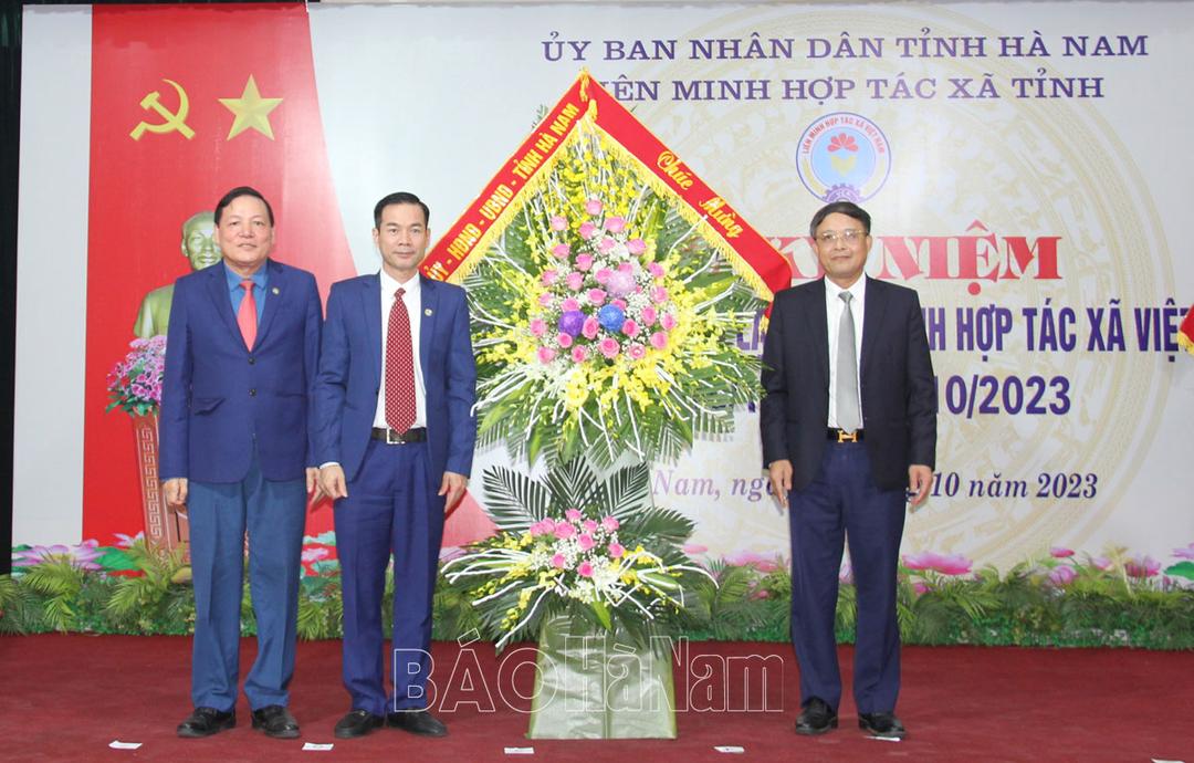 Liên minh HTX tỉnh Kỷ niệm 30 năm ngày thành lập Liên minh Hợp tác xã Việt Nam