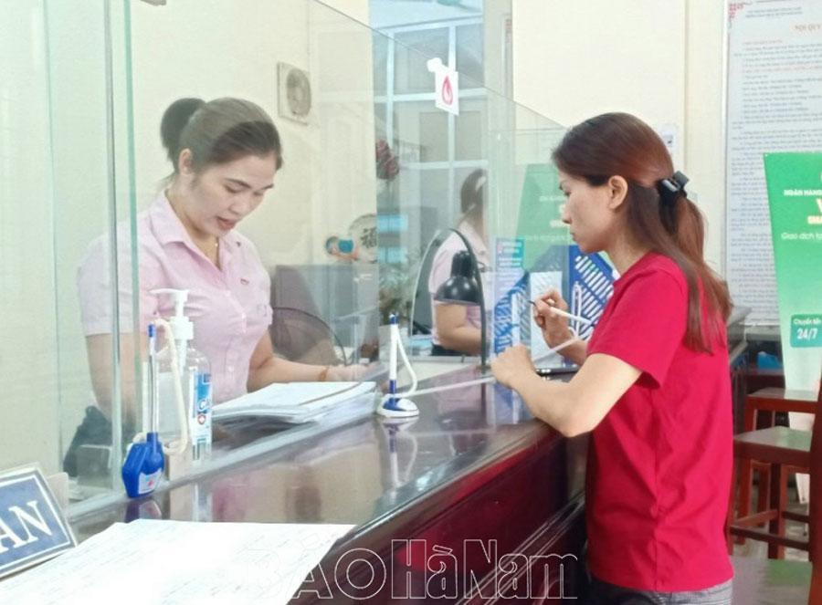 Giải ngân vốn chính sách cho người chấp hành xong án phạt tù