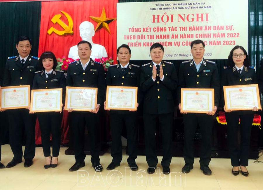 Chuyển biến tích cực trong công tác thi hành án dân sự