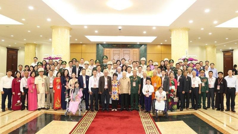 Tổng Bí thư Nguyễn Phú Trọng gặp mặt các điển hình tiêu biểu học tập và làm theo Bác Hồ