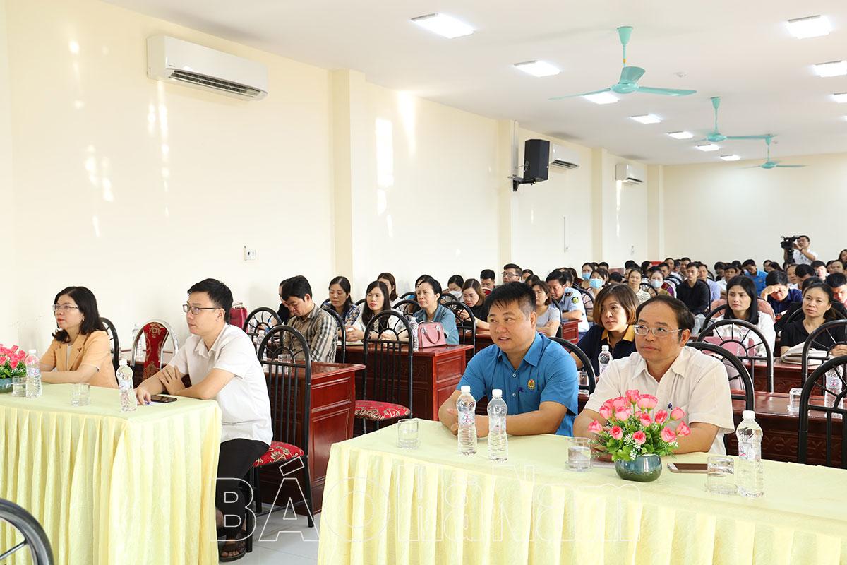 Tập huấn công tác bảo đảm trật tự an toàn giao thông trong công nhân, viên chức, lao động