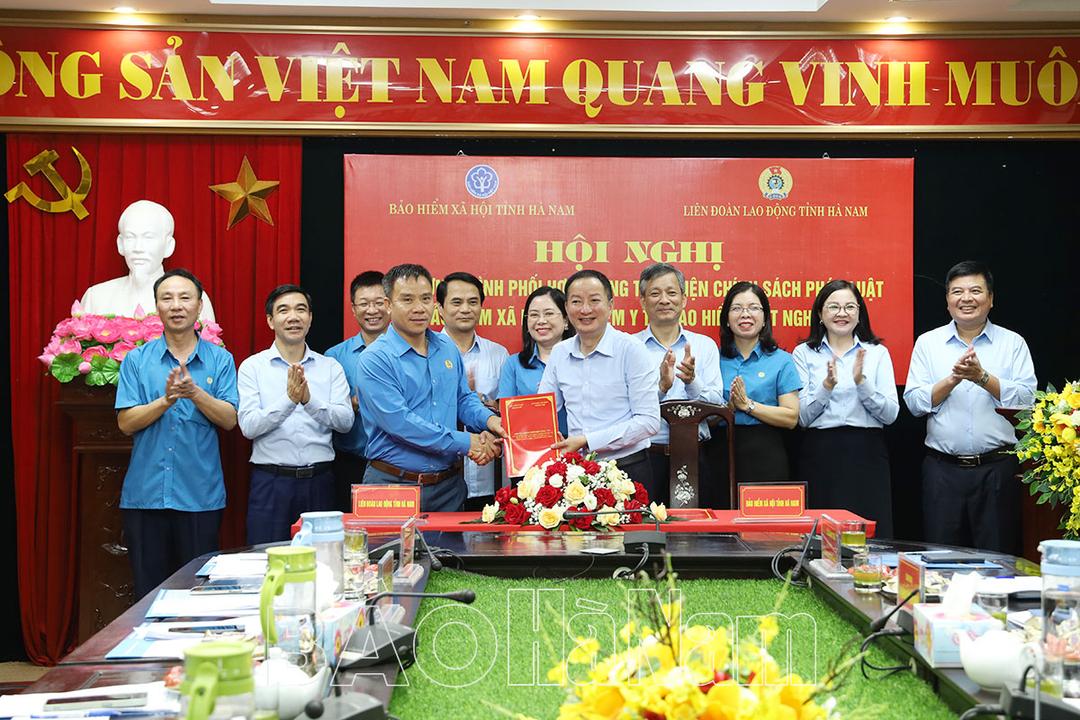 Ký kết chương trình phối hợp giữa BHXH tỉnh và Liên đoàn Lao động tỉnh giai đoạn 2023-2024