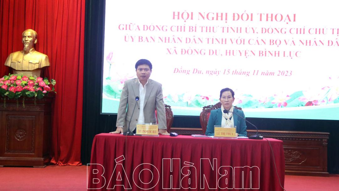 Đồng chí Bí thư Tỉnh ủy và đồng chí Chủ tịch UBND tỉnh đối thoại với cán bộ, nhân dân xã Đồng Du