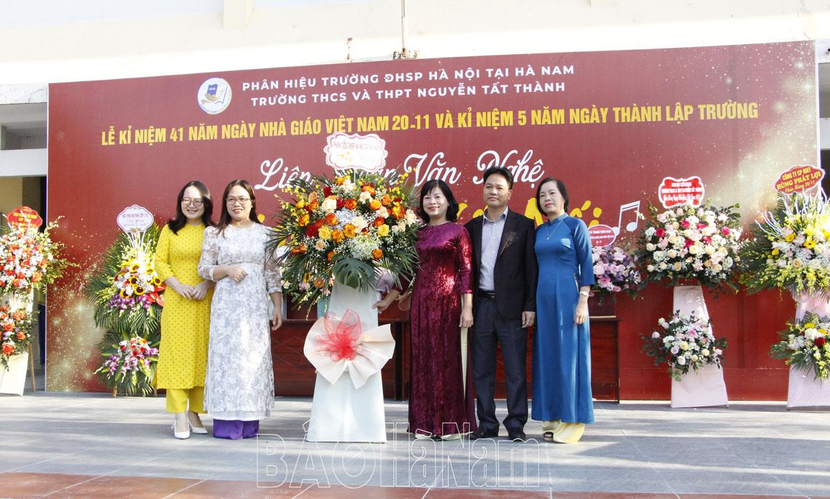 Trường THCS&THPT Nguyễn Tất Thành kỷ niệm Ngày Nhà giáo Việt Nam và 5 năm thành lập trường