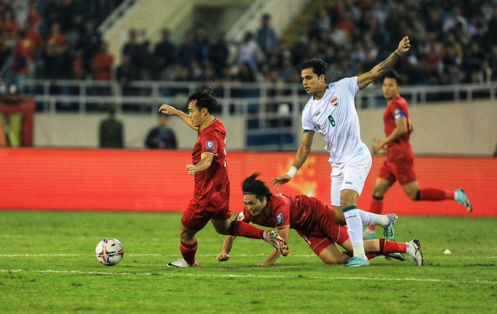 Tuyển Việt Nam thua đáng tiếc trước Iraq ở phút bù giờ cuối cùng