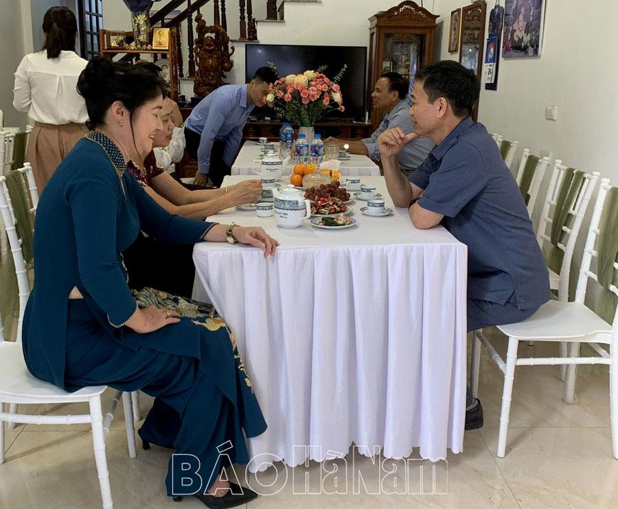 Tích cực thực hiện quy định không hút thuốc lá trong đám cưới, đám tang