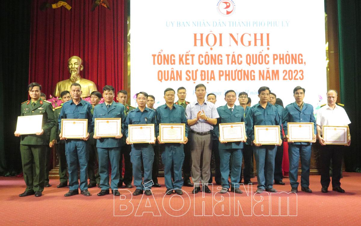 UBND thành phố Phủ Lý tổng kết công tác quốc phòng, quân sự địa phương