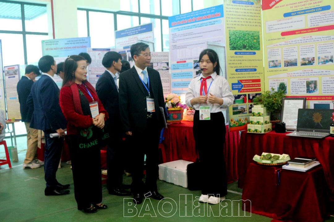 Có 45 dự án tham dự Cuộc thi KHKT dành cho học sinh trung học tỉnh Hà Nam năm học 2023- 2024