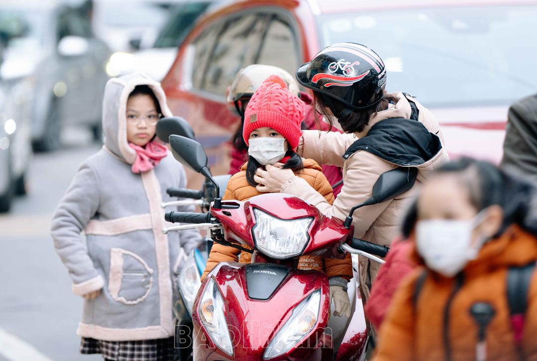 Người dân Hà Nam đón đợt rét đậm đầu mùa