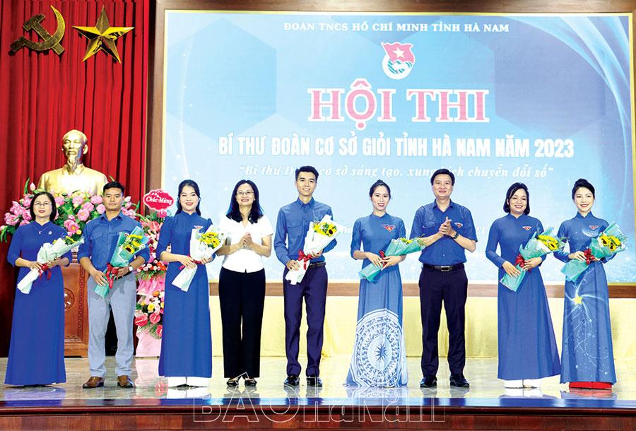 Chuẩn hóa đội ngũ cán bộ Đoàn