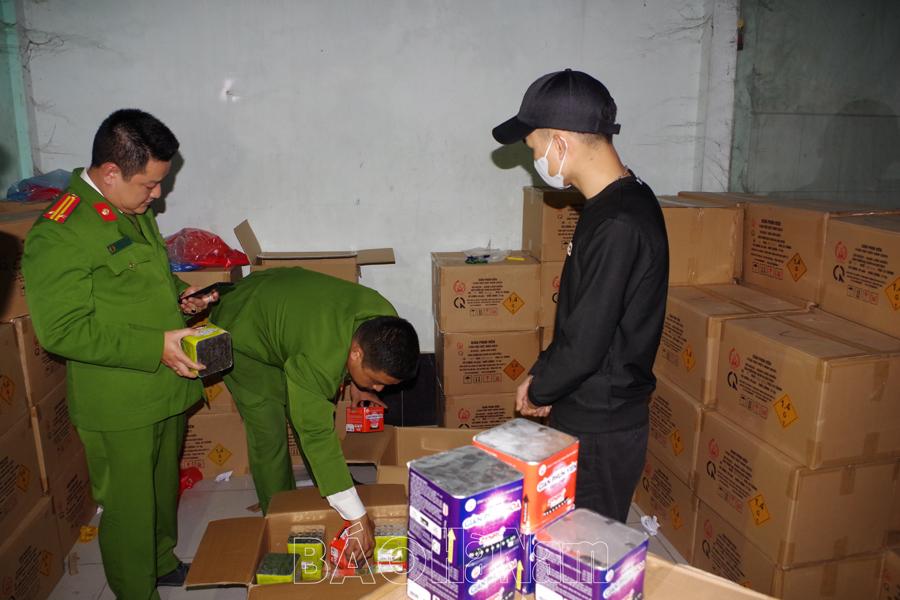 Phát hiện cơ sở kinh doanh pháo hoa trái phép tại Bình Nghĩa