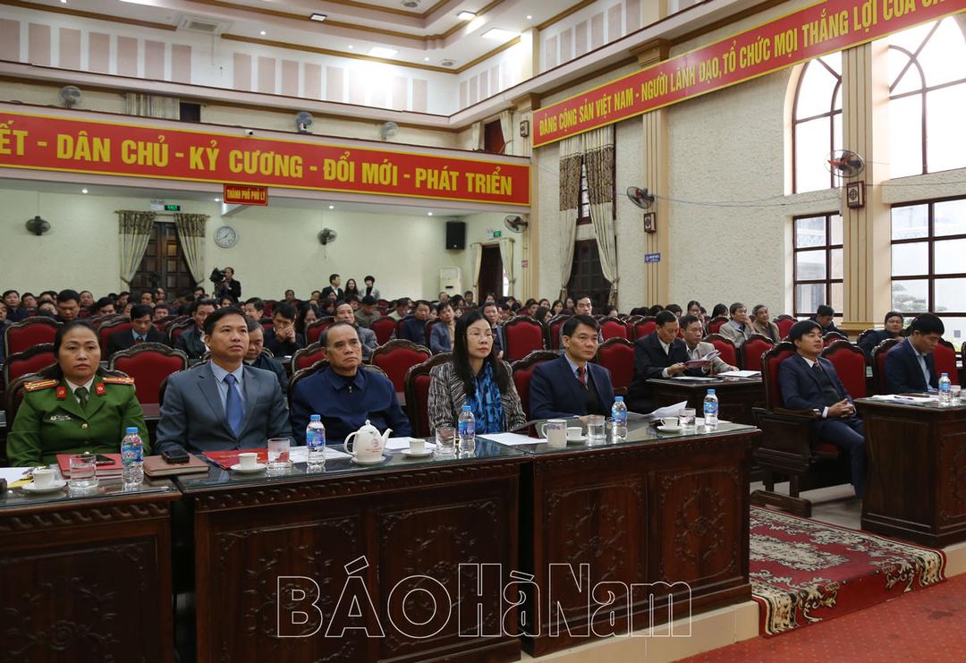 Phủ Lý triển khai nhiệm vụ phát triển KT-XH và phong trào “Toàn dân đoàn kết xây dựng đời sống văn hóa” năm 2024