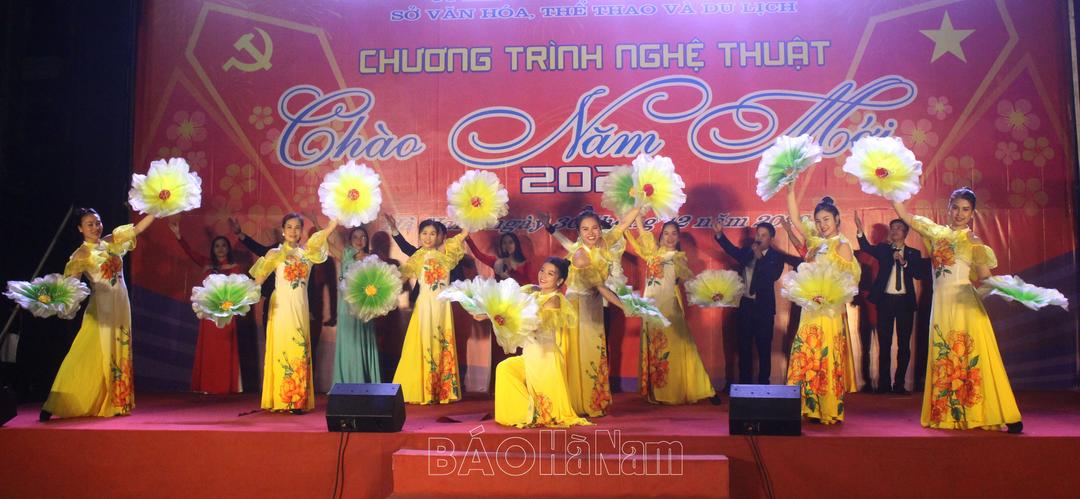 Sôi động Chương trình nghệ thuật “Chào năm mới 2024”