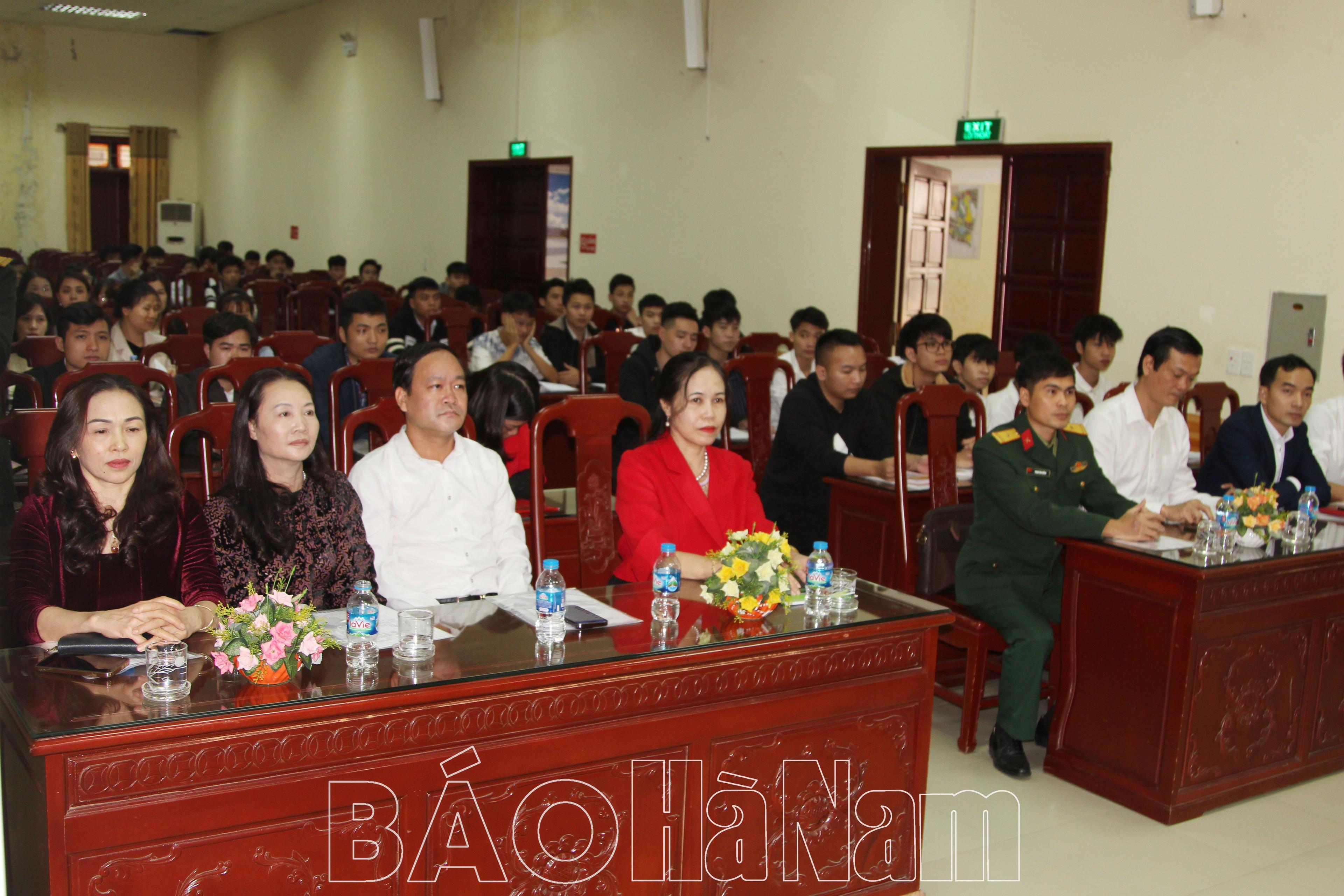 Thành ủy Phủ Lý khai giảng lớp nhận thức về Đảng khóa XIV, nhiệm kỳ 2020-2025