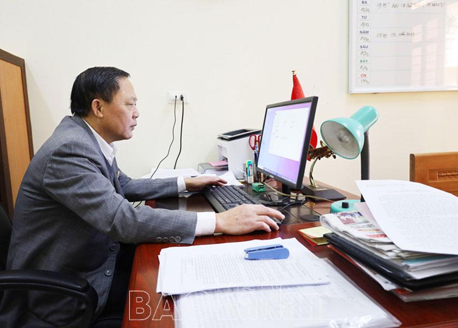 Người cao tuổi với công nghệ số