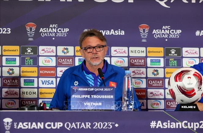 HLV Troussier tuyên bố giành 3 điểm trước ĐT Indonesia