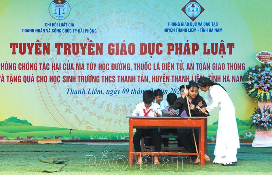 Đẩy mạnh tuyên truyền, phổ biến, giáo dục pháp luật trong trường học