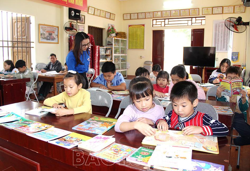 Thư viện đọc sách ngày chủ nhật tại thôn Nguyễn Phú