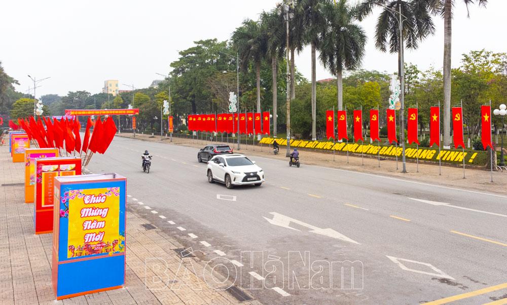 Thành phố Phủ Lý rực rỡ cờ hoa mừng Đảng, mừng Xuân 2024