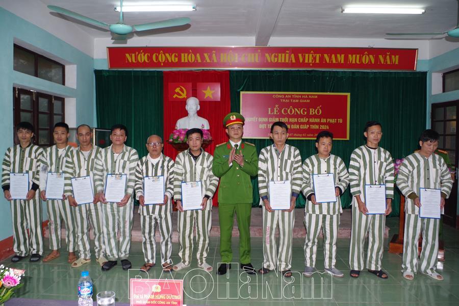 Hà Nam: 32 phạm nhân được giảm thời hạn chấp hành án phạt tù trong dịp Tết Nguyên đán Giáp Thìn 2024