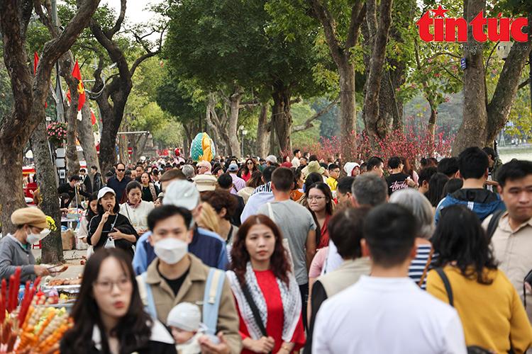 Thời tiết mùng 3 Tết (12/2): Bắc Bộ và Bắc Trung Bộ tăng nhiệt, có nơi trên 24 độ C