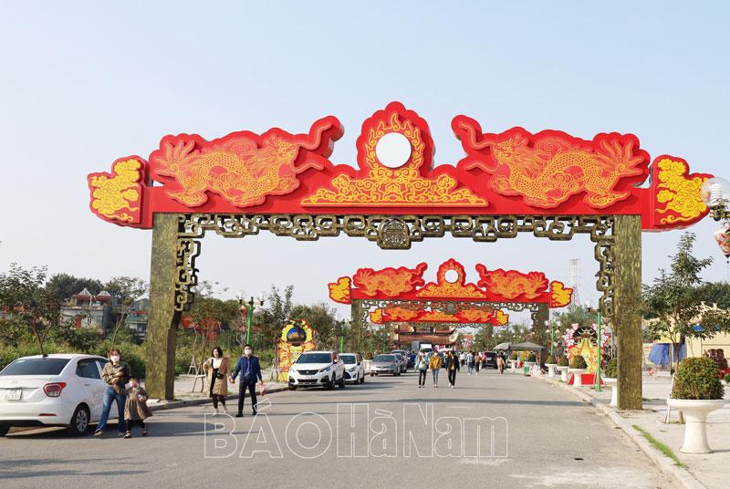 Nhiều điểm du lịch tâm linh trên địa bàn tỉnh thu hút du khách những ngày đầu năm mới