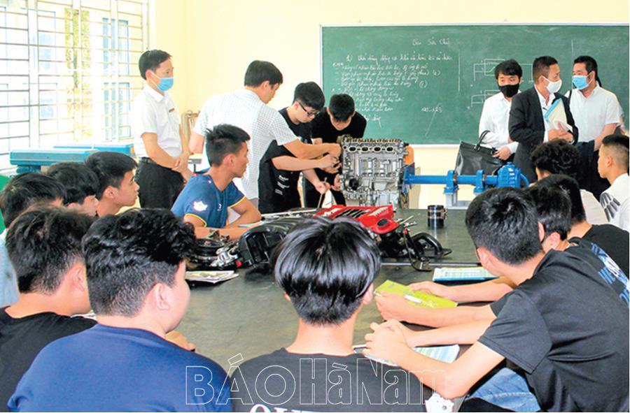 Nâng cao chất lượng nguồn nhân lực