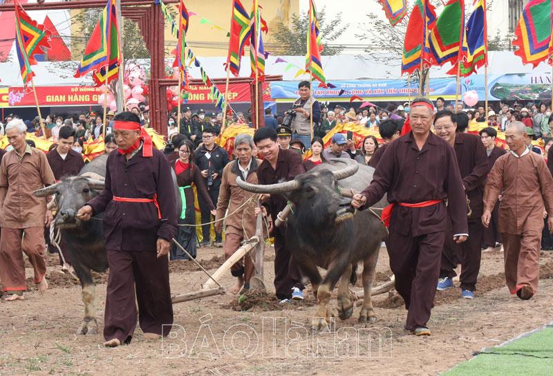 Tưng bừng Lễ hội Tịch điền Đọi Sơn Xuân Giáp Thìn 2024