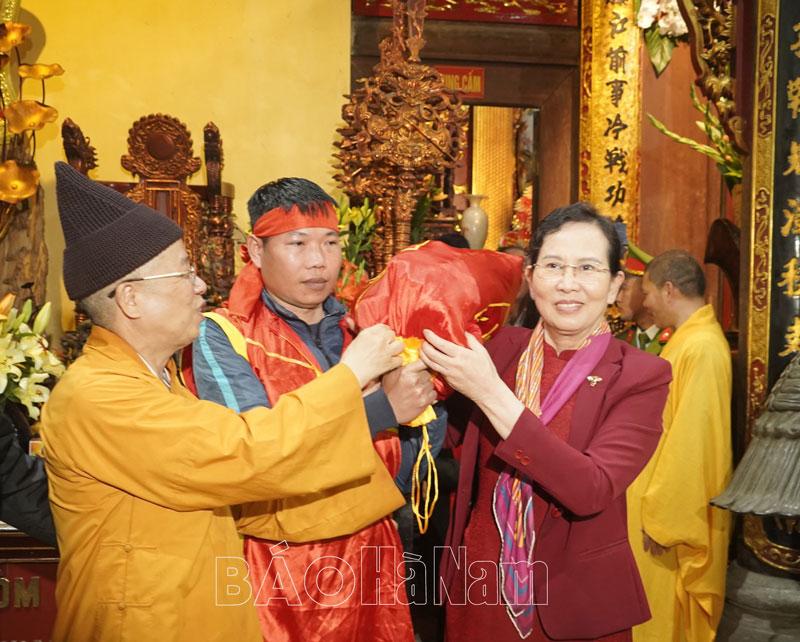 Lễ Phát lương Đức Thánh Trần đền Trần Thương Xuân Giáp Thìn 2024