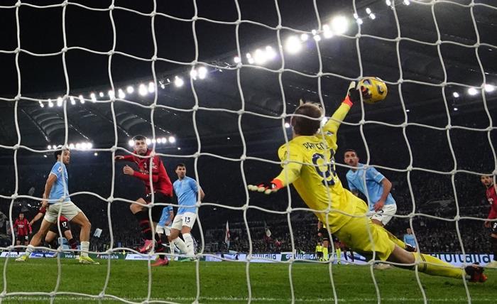 Kết quả bóng đá 2/3: Bayern Munich sảy chân, AC Milan thắng trận đấu có 3 thẻ đỏ