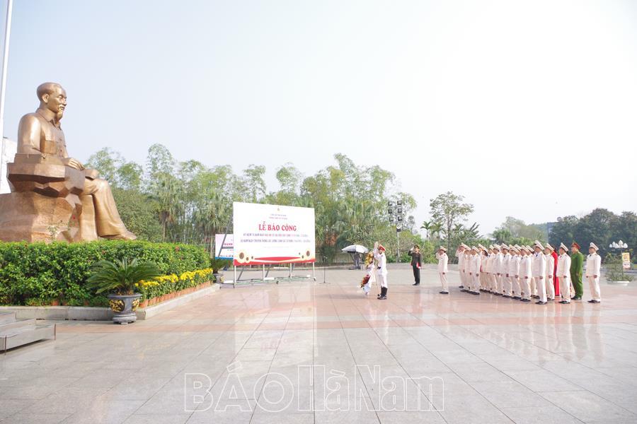 Cảnh sát Cơ động, Công an Hà Nam báo công dâng Bác tại Khu lưu niệm Sáu điều Bác Hồ dạy CAND