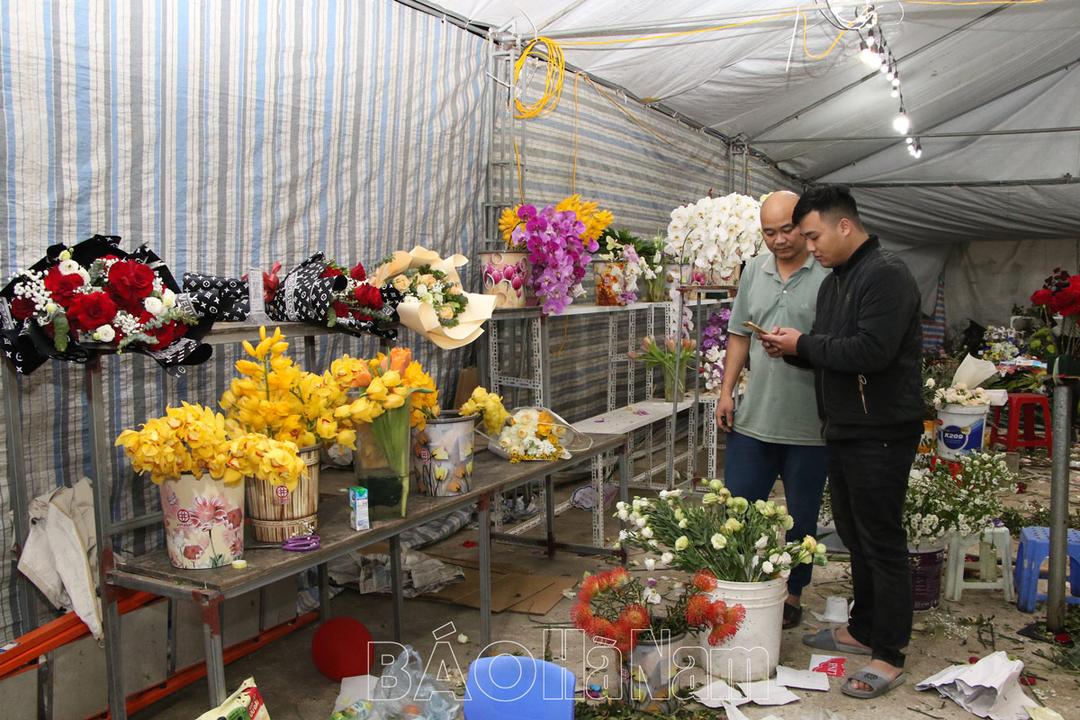 Chợ hoa cuối ngày mồng 8/3