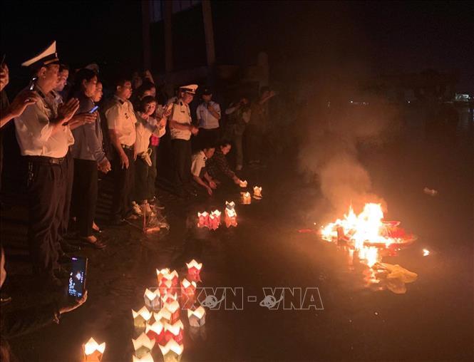 Tưởng niệm các Liệt sỹ hy sinh bảo vệ đảo Gạc Ma