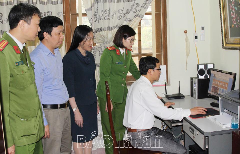 Hiệu quả mô hình quản lý trường học xác thực thông tin giáo viên và học sinh tại Thanh Liêm