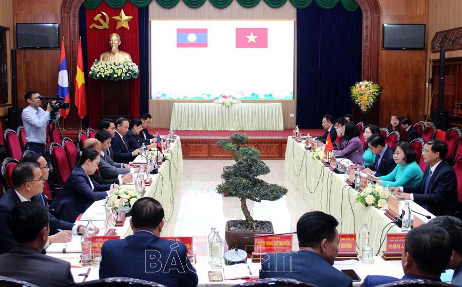 Đoàn đại biểu cấp cao tỉnh U Đôm Xay (Lào) thăm và làm việc tại Hà Nam