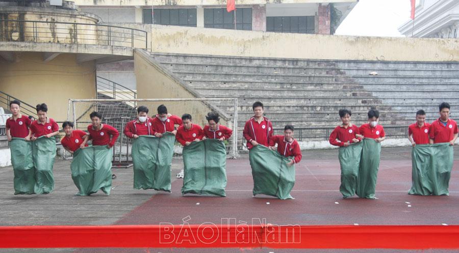 Trường THCS và THPT Nguyễn Tất Thành tổ chức“Ngày hội thể thao Gia đình” năm 2024