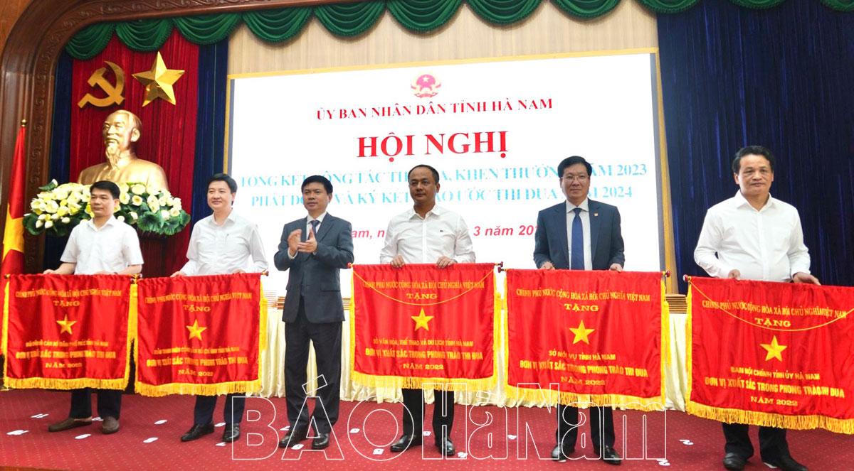 UBND tỉnh phát động và ký kết giao ước thi đua năm 2024