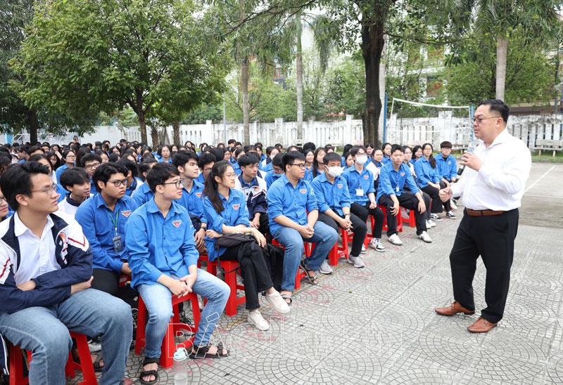 Sôi nổi Ngày hội Tư vấn, hướng nghiệp và tuyển sinh năm 2024