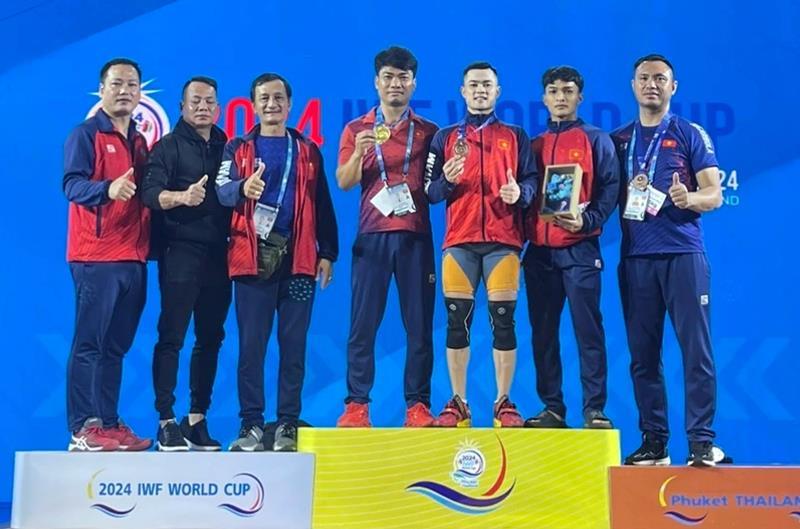 Đô cử Lại Gia Thành giành HCV cử tạ thế giới